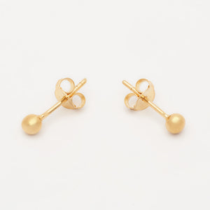 The Ever-Popular Gold Stud Earrings