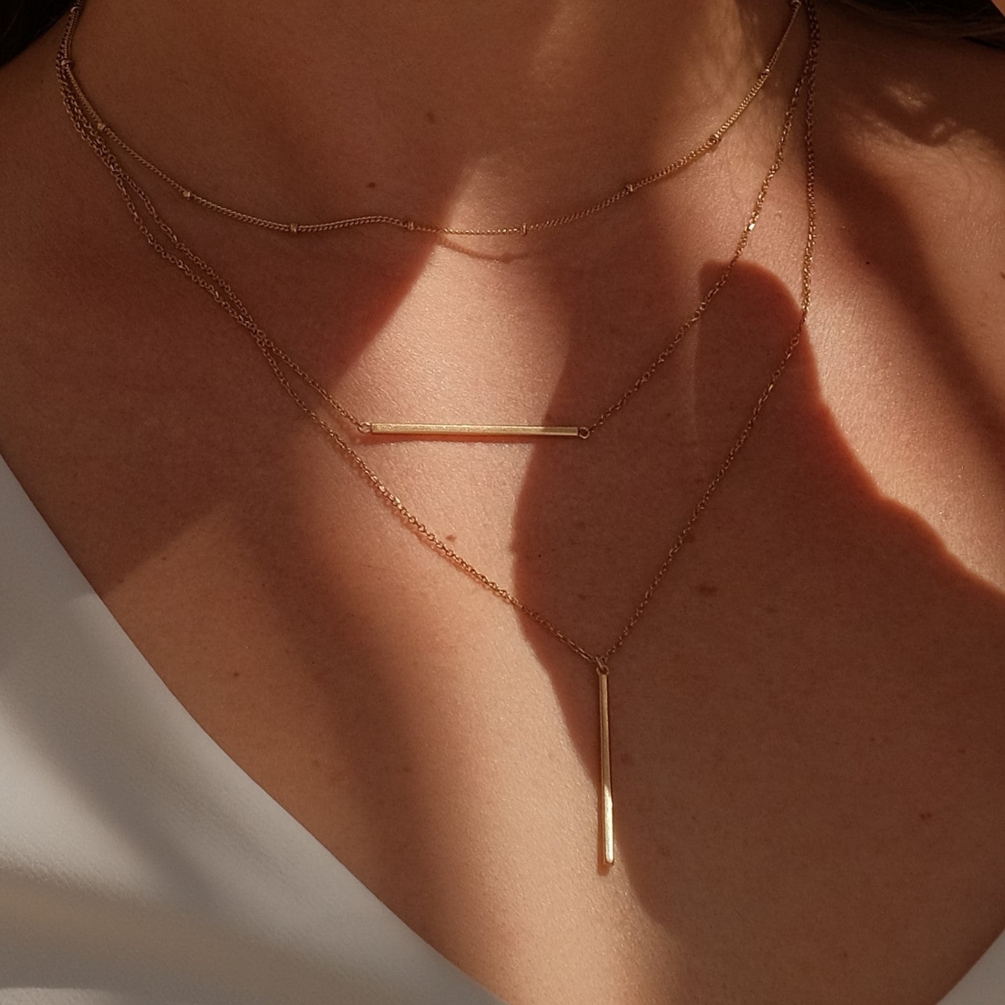 How to Style a Necklace Vertical Bar for a Modern, Minimalist Look
