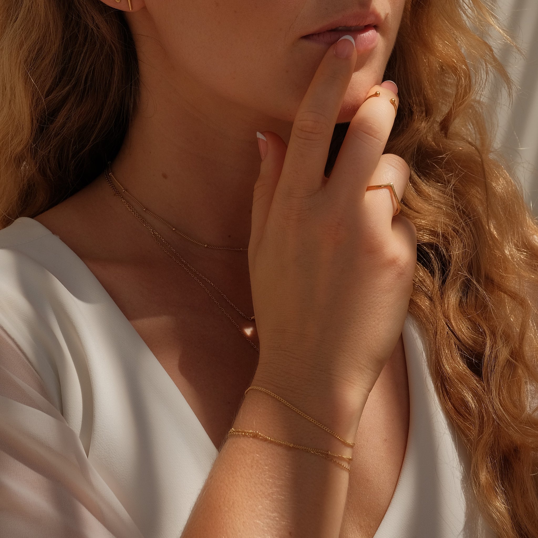 How to Style a Hand Chain Bracelet for Effortless Elegance