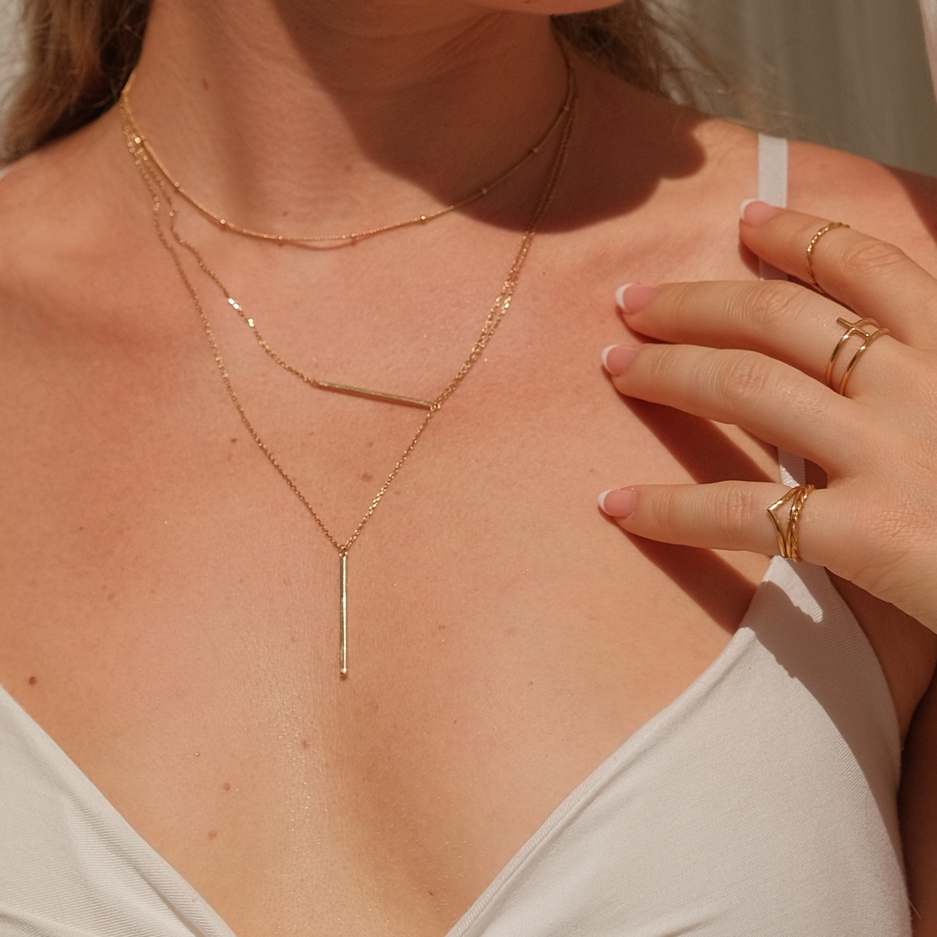 How to Style a Bar Necklace Gold: Your Guide to Dainty Elegance