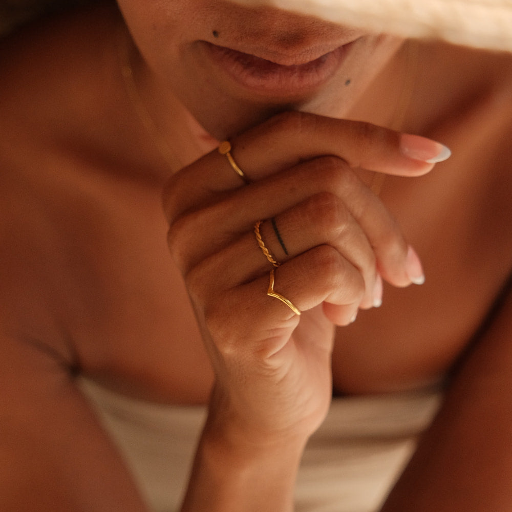 Twisted Elegance: A Guide to Wearing Twist Rings