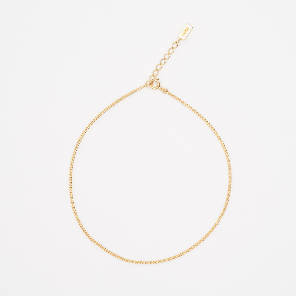 minimalistic gold curb bracelet