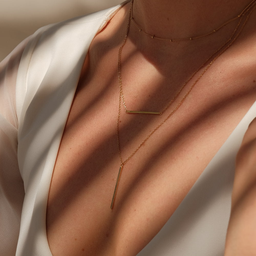 gold dainty bar necklace